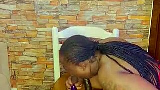 Damn! Sundaydogood614's hot lesbian shave action!