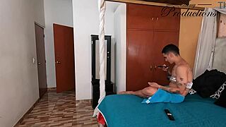 He sucks his roommate after seeing a naked photo