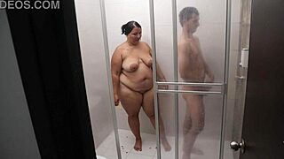 Prima Pervertida Depila Asu Amante en el Ba�o