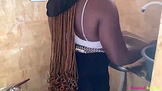 做饭前猛舔她湿穴