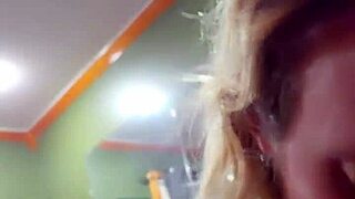 Husband Sucks Wife's Wet Pussy Before Fucking