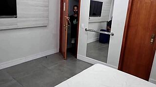 First Time Porn Backstage with Screaming Novinha Barbie Marley!