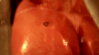 tomando aquele banho gostoso e provocando o fot�grafo