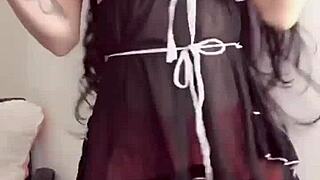 跳舞美女秀火辣曲线和大奶