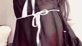 跳舞美女秀火辣曲线和大奶