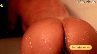 tomando aquele banho gostoso e provocando o fot�grafo