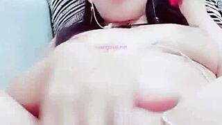 绝美中国女神在高清中臣服于狂野无套激情。