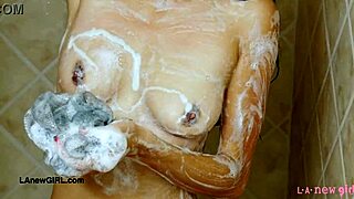 I saw the girl next-door model took a shower, oh my