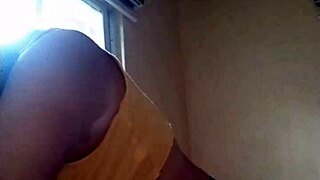 Chubby pinay rides dick in quick cowgirl session