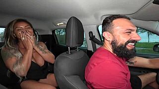 No Carro Com Lukas Zaad Anne Cristalli Cuzinho Apertado E Leite No Bico
