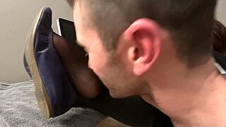 i lick boss's nylon feet