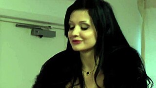 aletta ocean and amanda bleack in a group activity