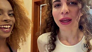 大学室友打飞机闻内裤被朋友抓包