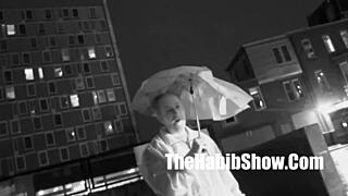 Pretty Babe Pawns Her Twat And Screwed