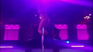 Dancer Destiny performs a full dance set at the Oval Office in Green Bay