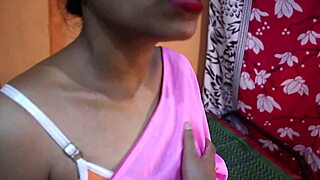 Wow! Indian Desi Bhabhi in Pink Saree Blows Boyfriend!