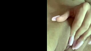 Beautiful latina rossmexicnaa enjoys dildo in her ass