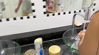 N�o Aguentei E Tive Que Comer Minha Meia-Irm� Pq Ela Estava De Pijaminha