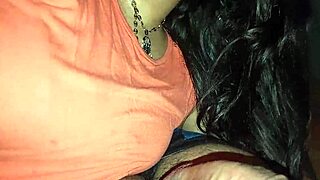 Le encanta mi semen en su boca tras chupármela