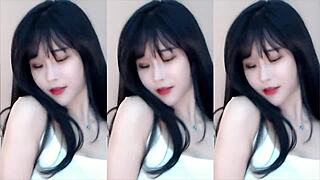 I love watching cute Chinese girls dance so sexy!