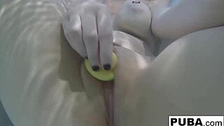 Sexy Nadia Bathes With Rubber Duckies And Masturbates