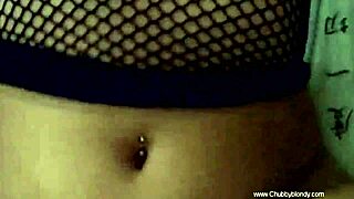 chubby milf sucks cock in arousing homemade experience!