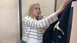 a stranger divorced me for sex by offering a new iphone, and i rode his big cock