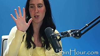 I Am A Kisser I Love Kissing - Cadence Lux