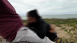 Dia de anal na praia com voyer safados 😈