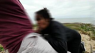 Dia de anal na praia com voyer safados 😈