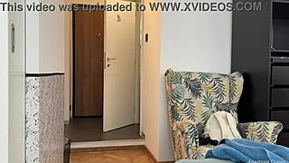 i dropped my towel right in front of the delivery guy, real flash!