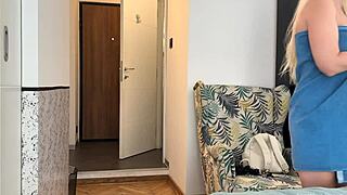 i dropped my towel right in front of the delivery guy, real flash!