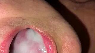 Colombiana Sabrinafoxy Seduces Lover in Hotel for Blowjob