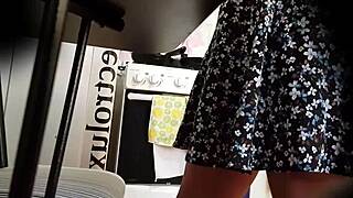 Upskirt Amiga De Mi Hermanastra Viene De Visita