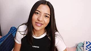 mi vecina recibe mi leche en su coño