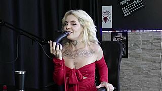 Blonde kyra sex explains anal sex with boquete and gemido in sheer red lingerie