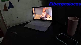 love draining my boyfriend’s cum all over me