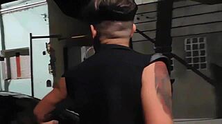 哥们炫耀狂干他的骚货