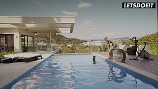 i love this threesome with cougar and teen tits!