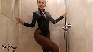 Latex Shower Tease with Herrin in Nylon Strumpfhose