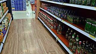Hey, check out this Venezuelan hotwife flashing big ass in supermarket!