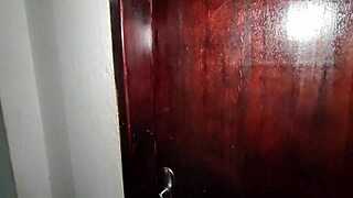 O amigo do meu namorado me fodeu todinha no pelo 😏