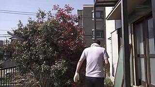 日本妻子和农民出轨字幕JAV视频