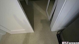 I really like blonde milfs with big tits and asses