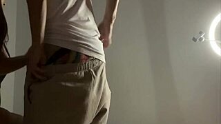 La Polla del Fotógrafo se Pone Dura Durante la Sesión de Fotos