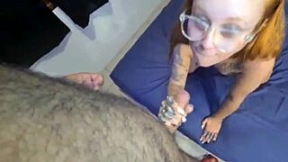 红发妹子光滑粉嫩骚穴 被巨根狂插到底