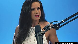 Penny Barber's Solo Masturbation Orgasm Close-Up