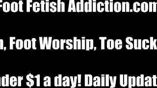 i wanna you to suck on my sweet lil 18+ feet, makin me moan