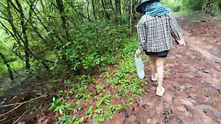 Thai Teen Whore Shows Off in Deep Forest
