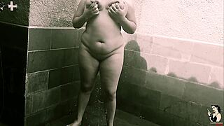 morning shower turns wild with lays lopes masturbating 😍